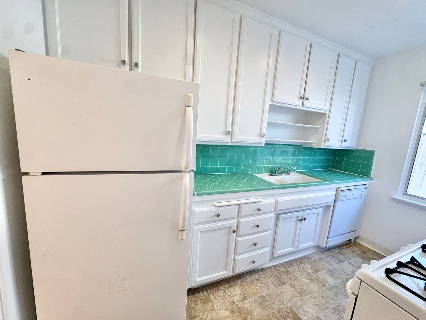 Los Angeles Apartment: 11720 Bellagio Rd.