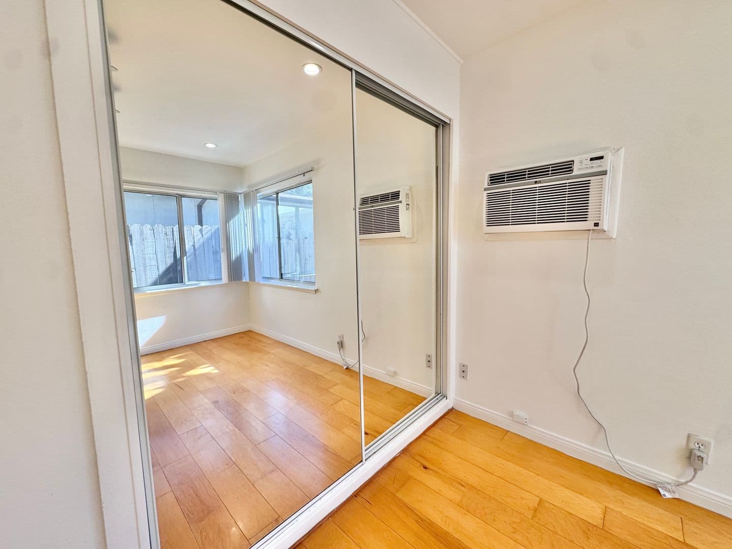 Los Angeles Apartment: 11720 Bellagio Rd.
