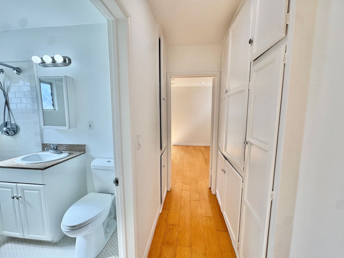 Los Angeles Apartment: 11720 Bellagio Rd.