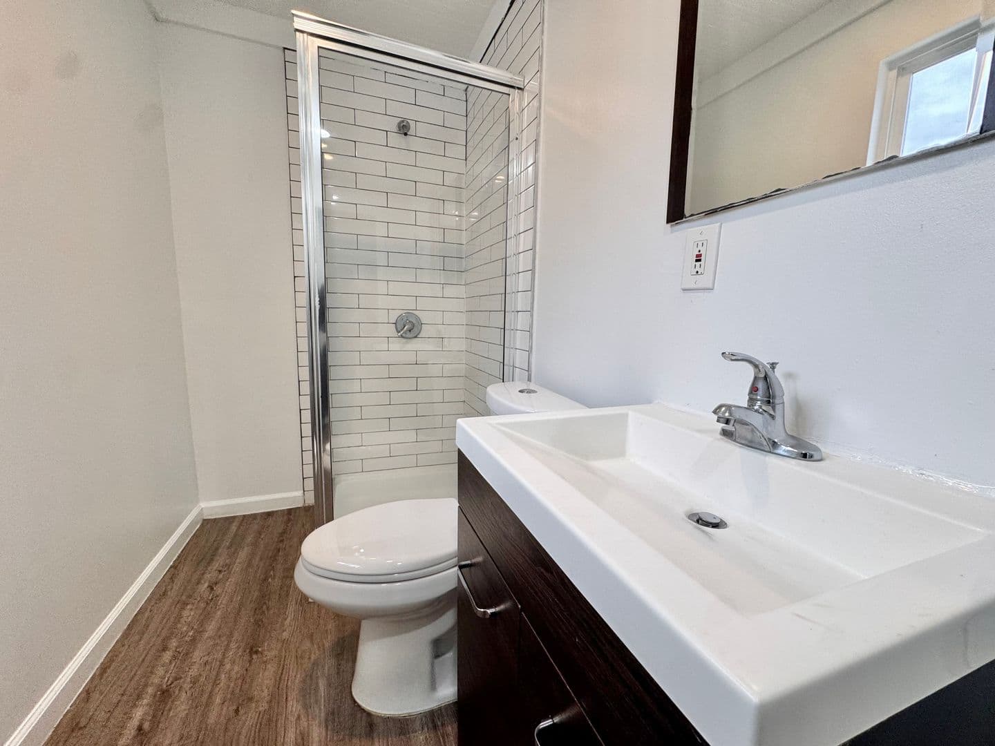 Los Angeles Apartment: 930 Albany St.