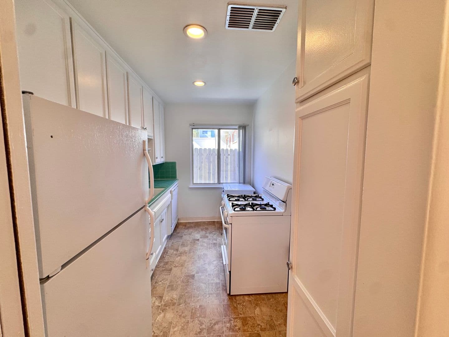 Los Angeles Apartment: 11720 Bellagio Rd.