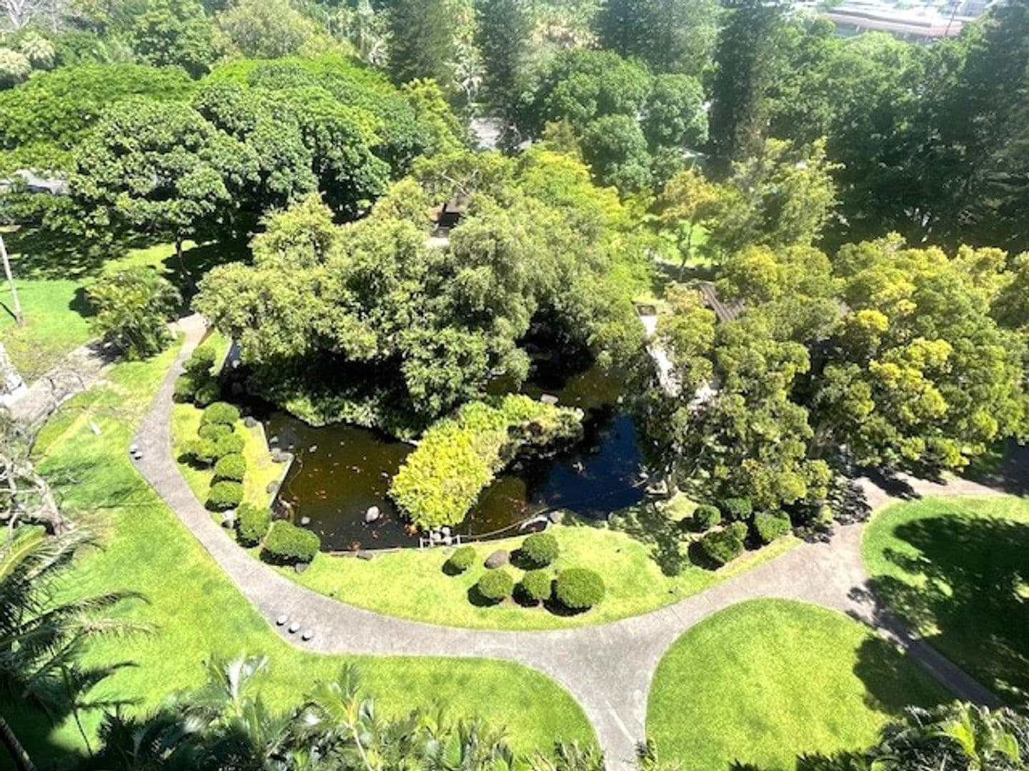 Honolulu Apartment: Queen Emma Gardens - King Tower 840