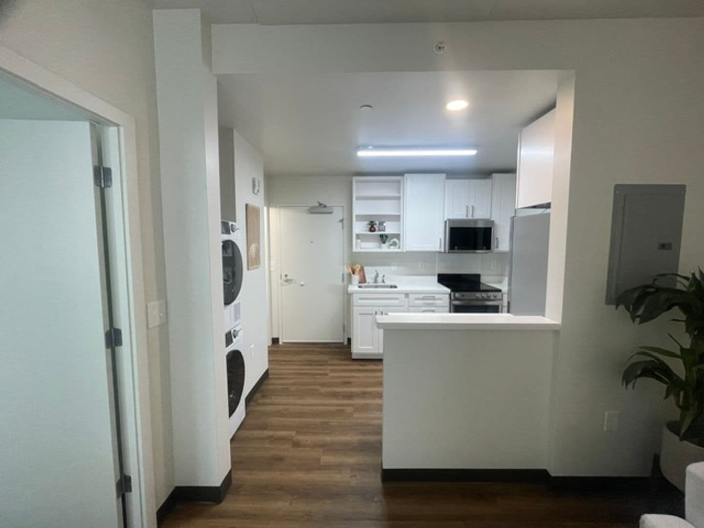 Honolulu Apartment: 1568-1572 Pensacola St