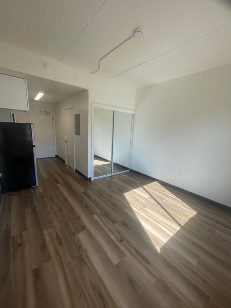 Honolulu Apartment: 902 C University Avenue
