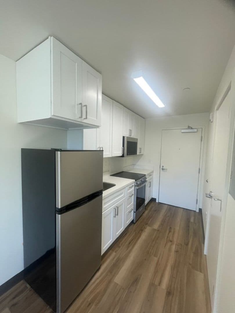 Honolulu Apartment: 902 C University Avenue