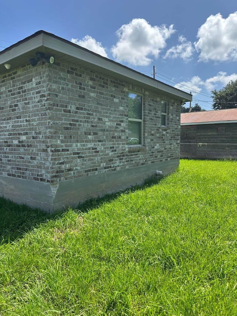 Houma House: 1406 Memory Lane