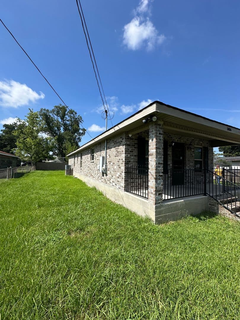 Houma House: 1406 Memory Lane