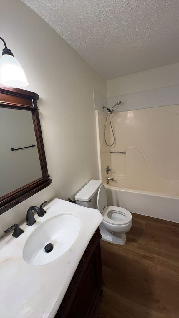 Houma Apartment: 274 Monarch Dr