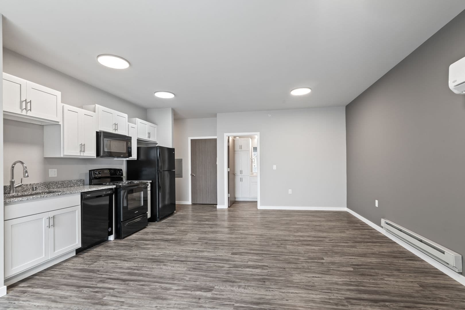 Lannon Apartment: 19400 Rock Pointe Way