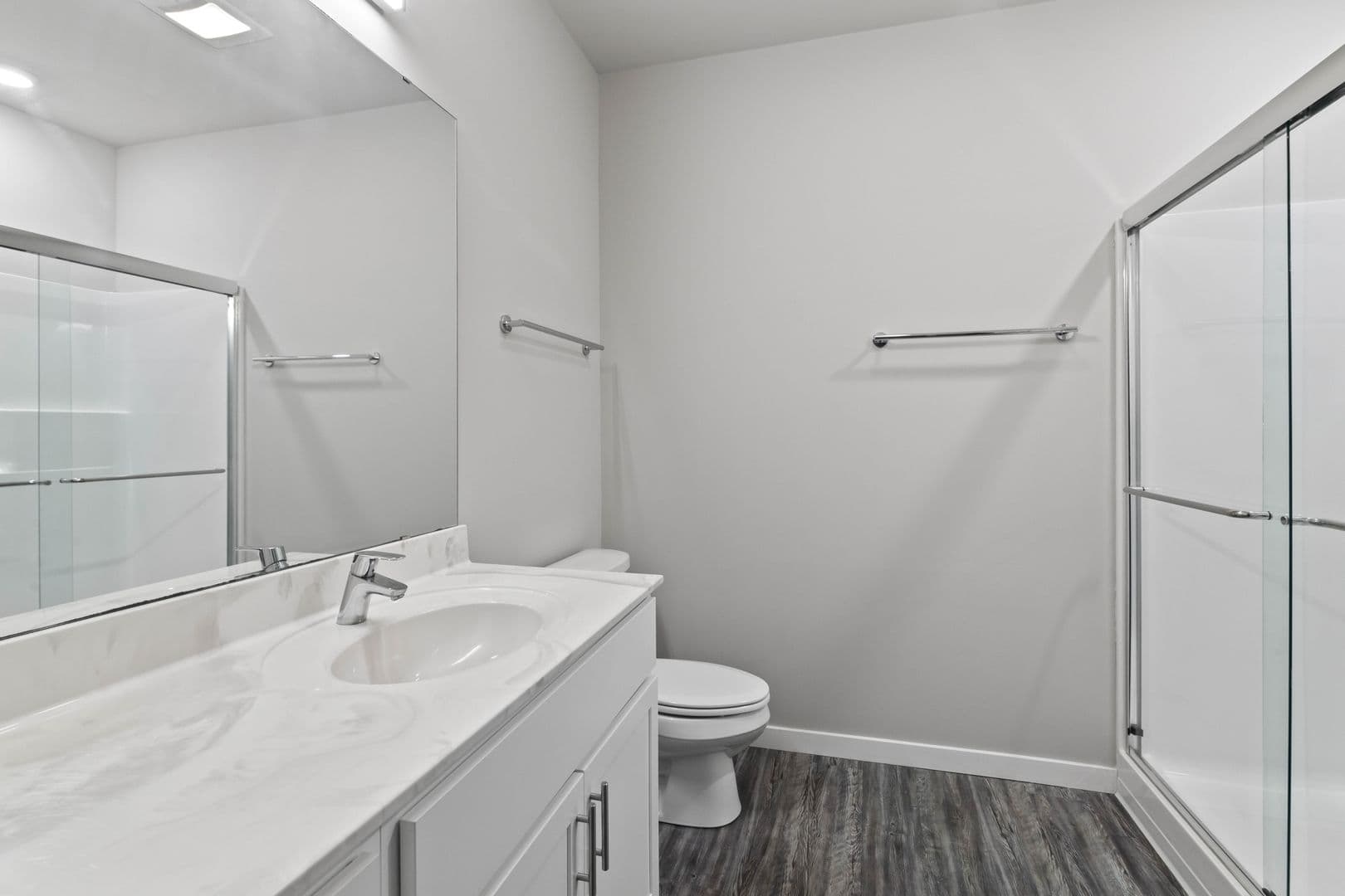 Lannon Apartment: 19400 Rock Pointe Way