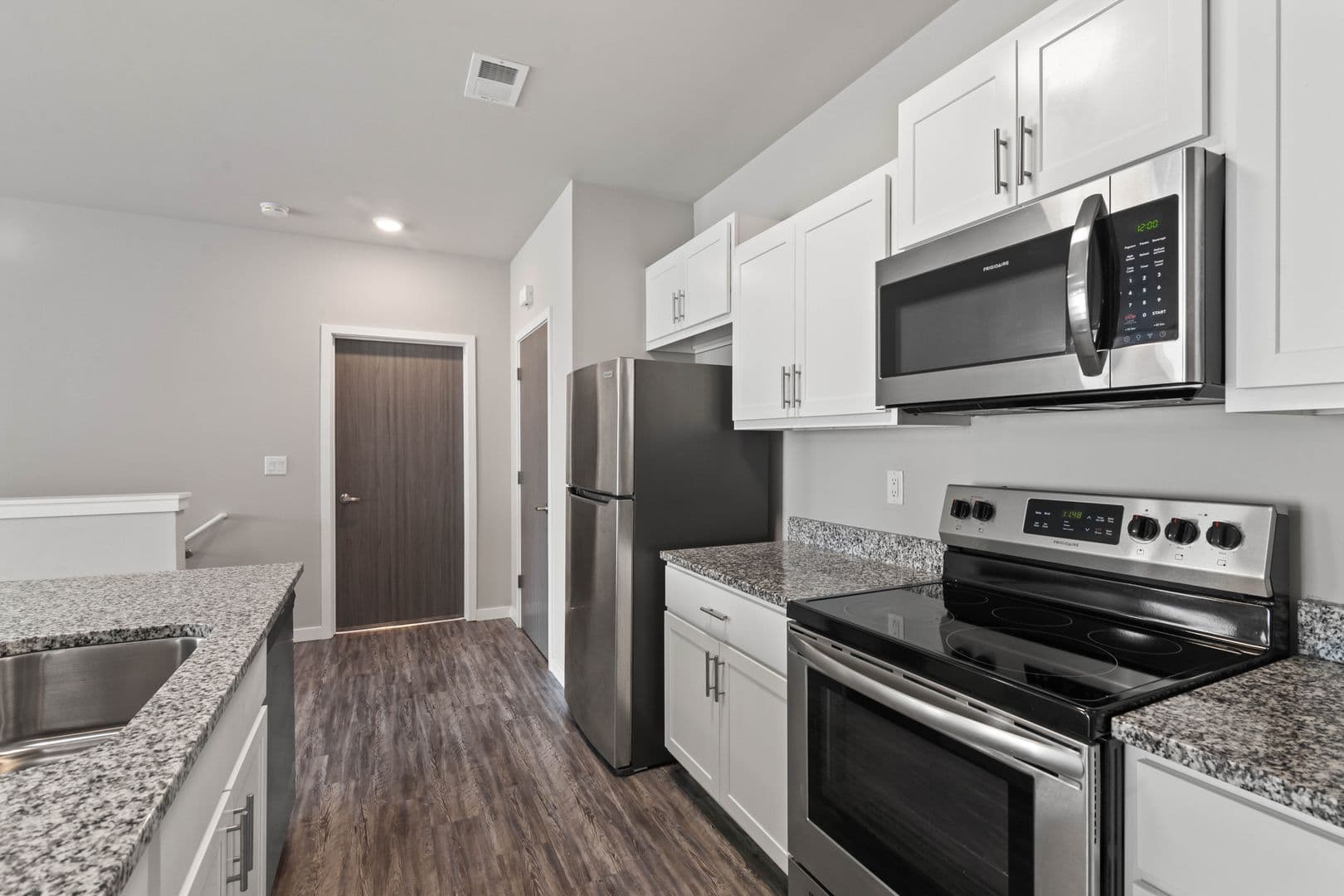 Lannon Apartment: 19400 Rock Pointe Way