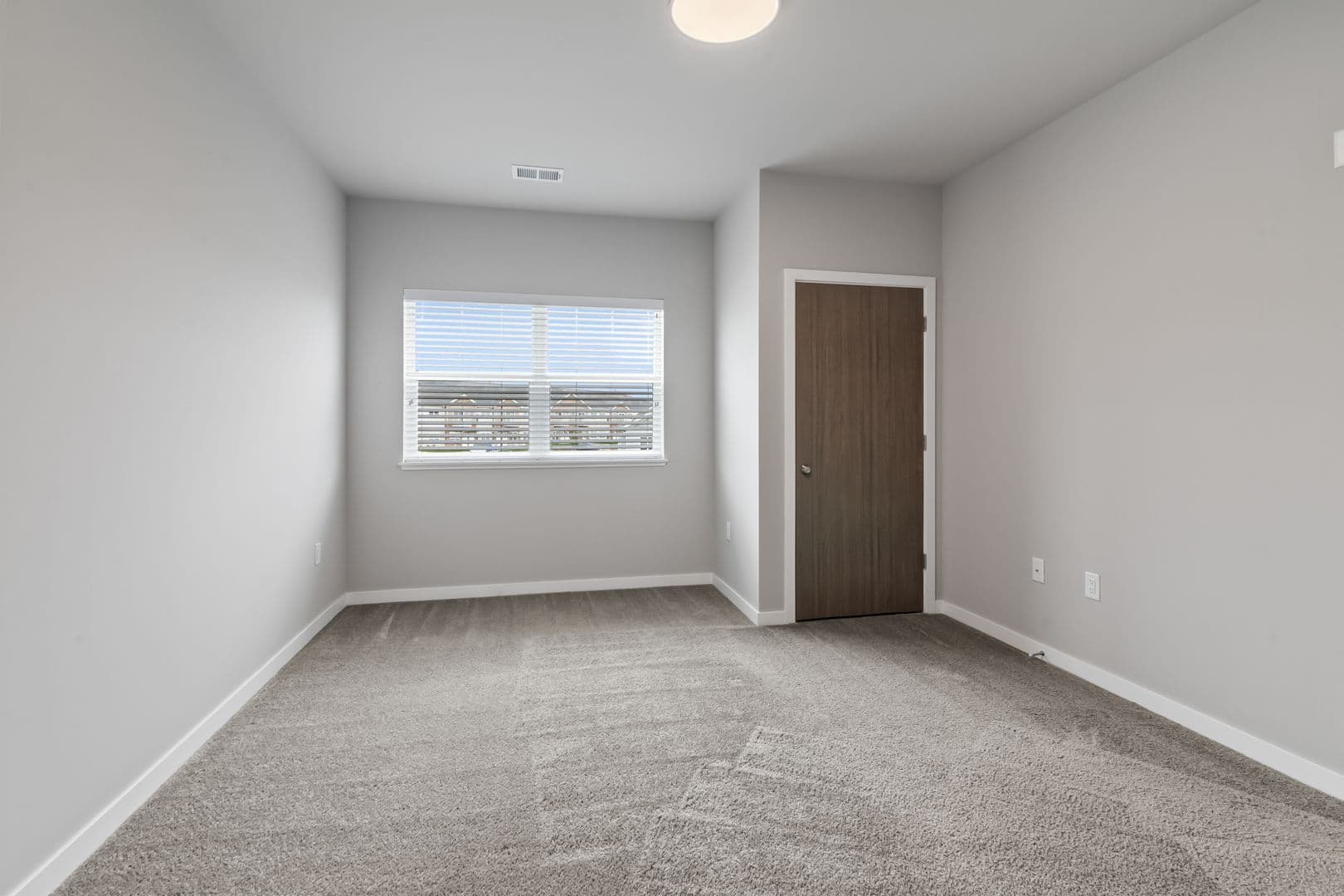 Lannon Apartment: 19400 Rock Pointe Way