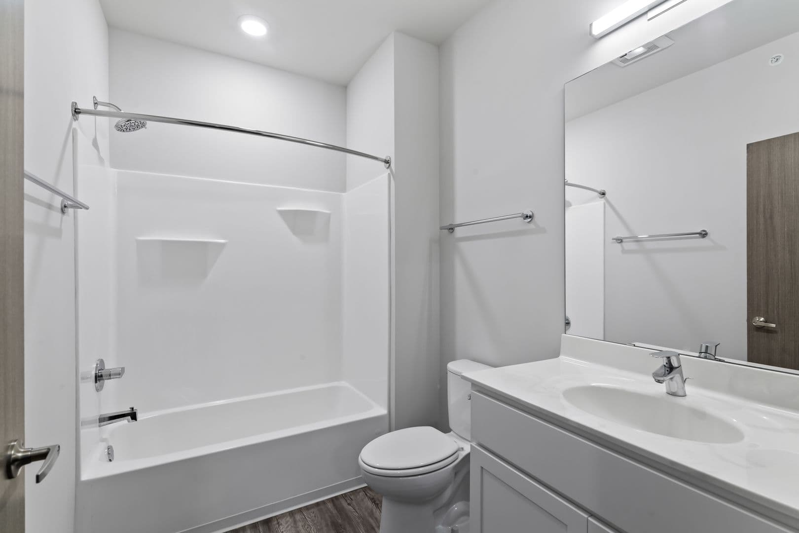 Lannon Apartment: 19400 Rock Pointe Way