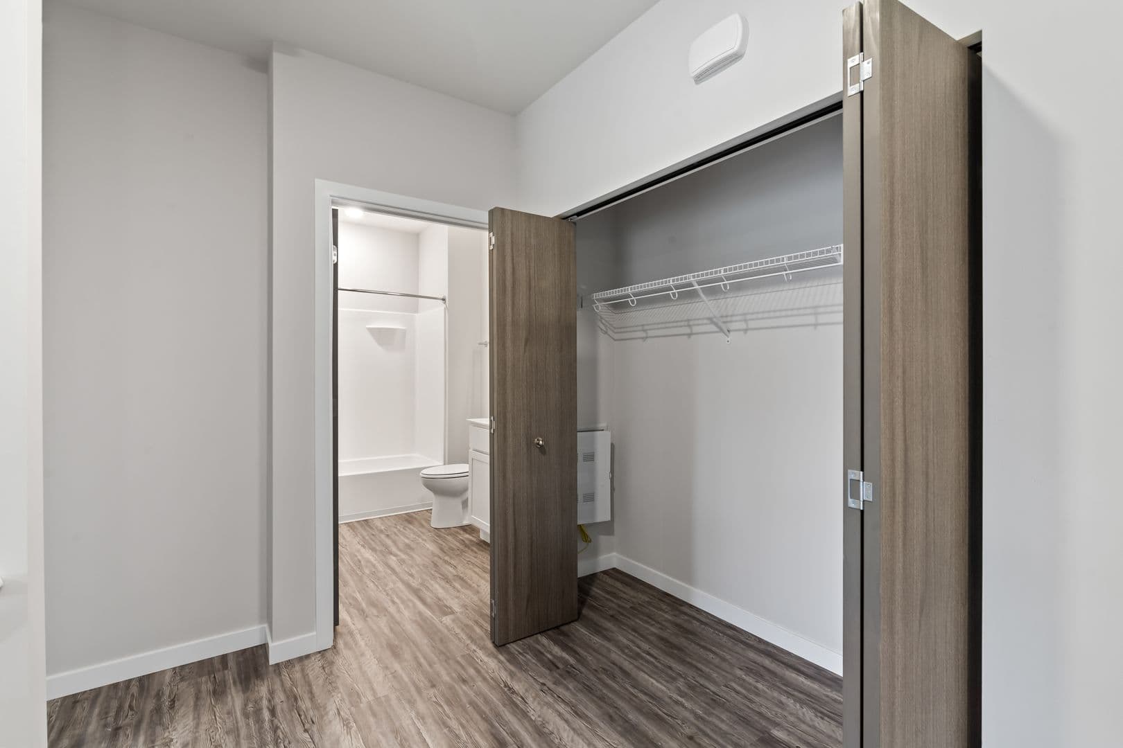 Lannon Apartment: 19400 Rock Pointe Way