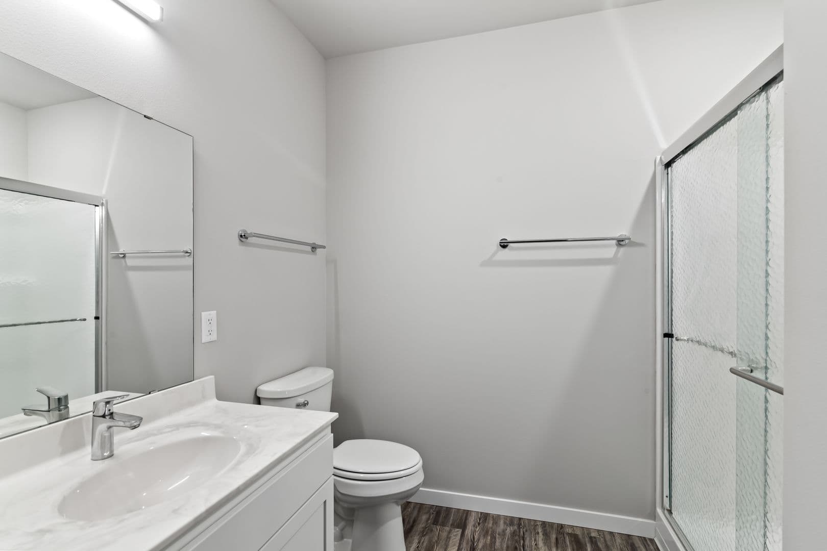Lannon Apartment: 19400 Rock Pointe Way