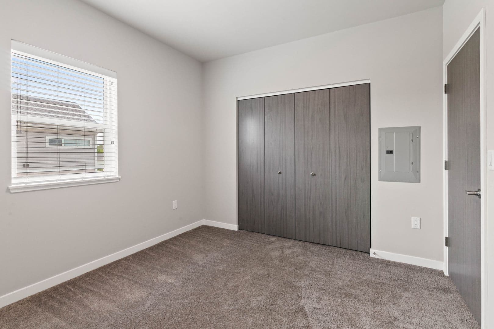 Lannon Apartment: 19400 Rock Pointe Way