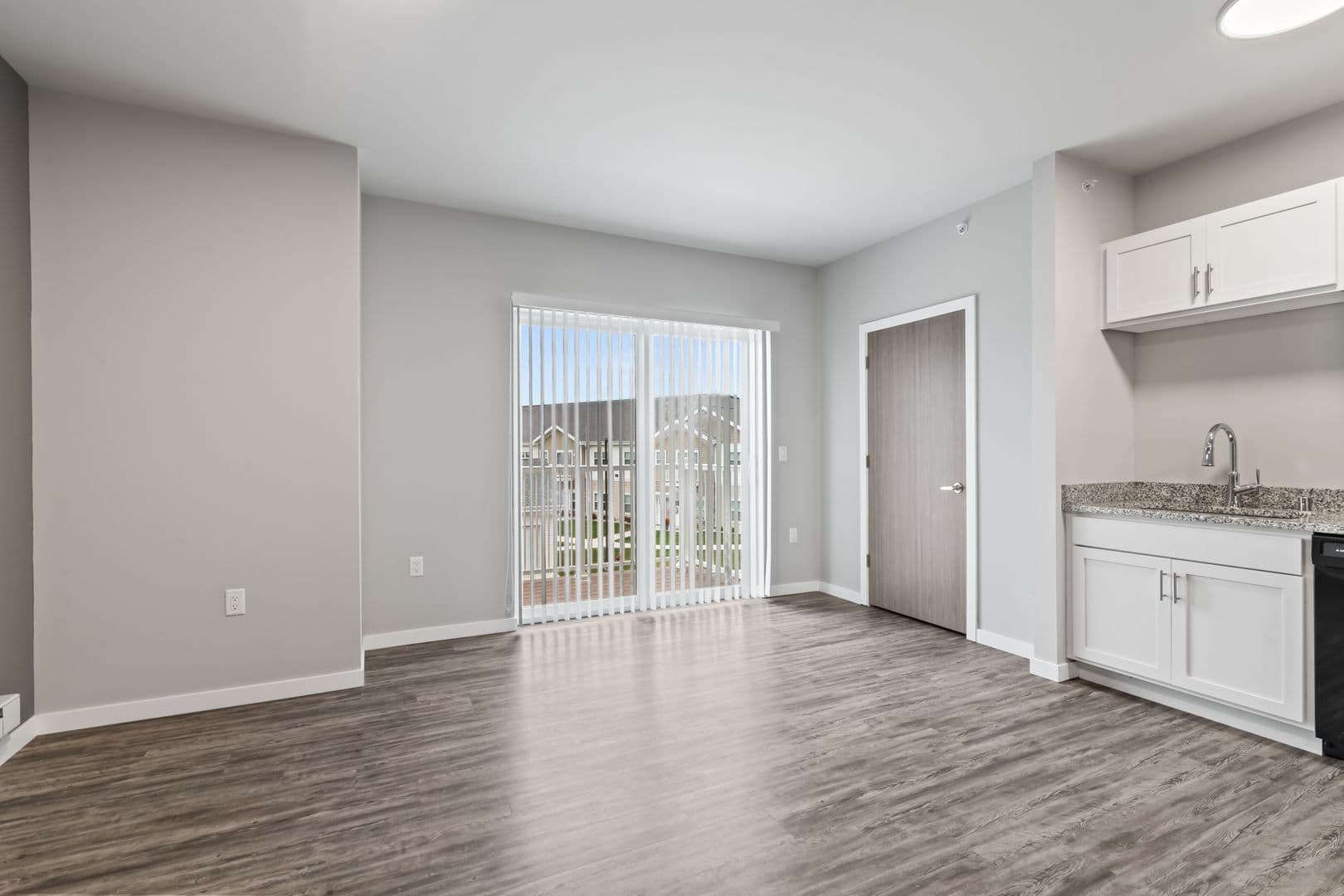 Lannon Apartment: 19400 Rock Pointe Way