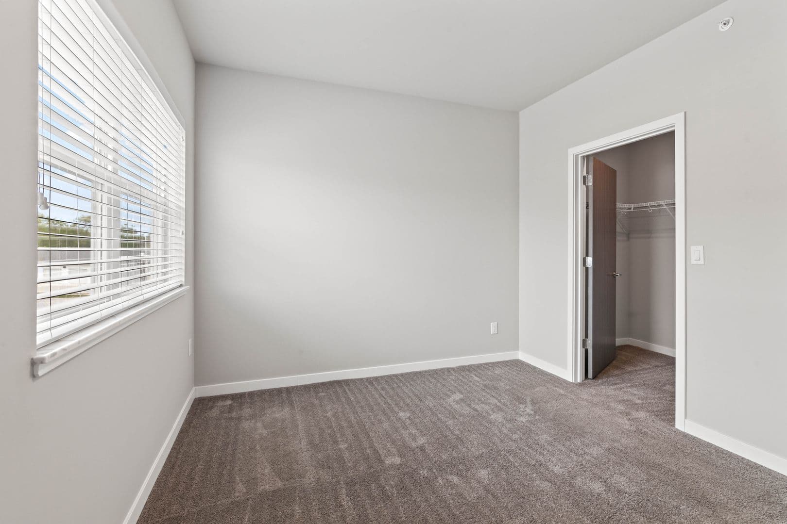 Lannon Apartment: 19400 Rock Pointe Way