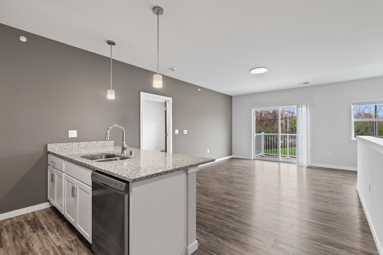 Lannon Apartment: 19400 Rock Pointe Way
