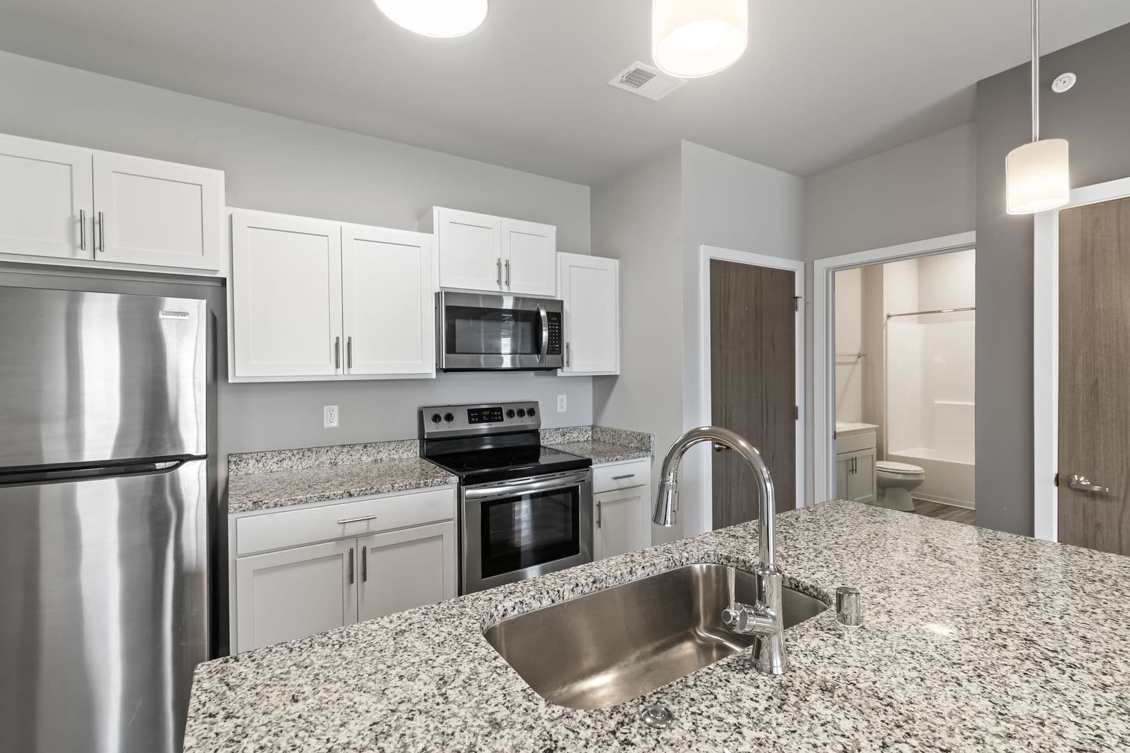 Lannon Apartment: 19400 Rock Pointe Way