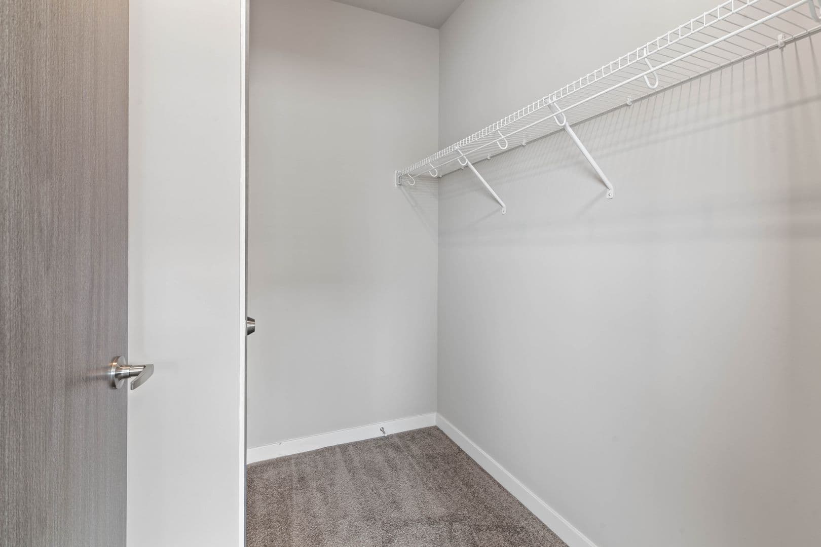 Lannon Apartment: 19400 Rock Pointe Way