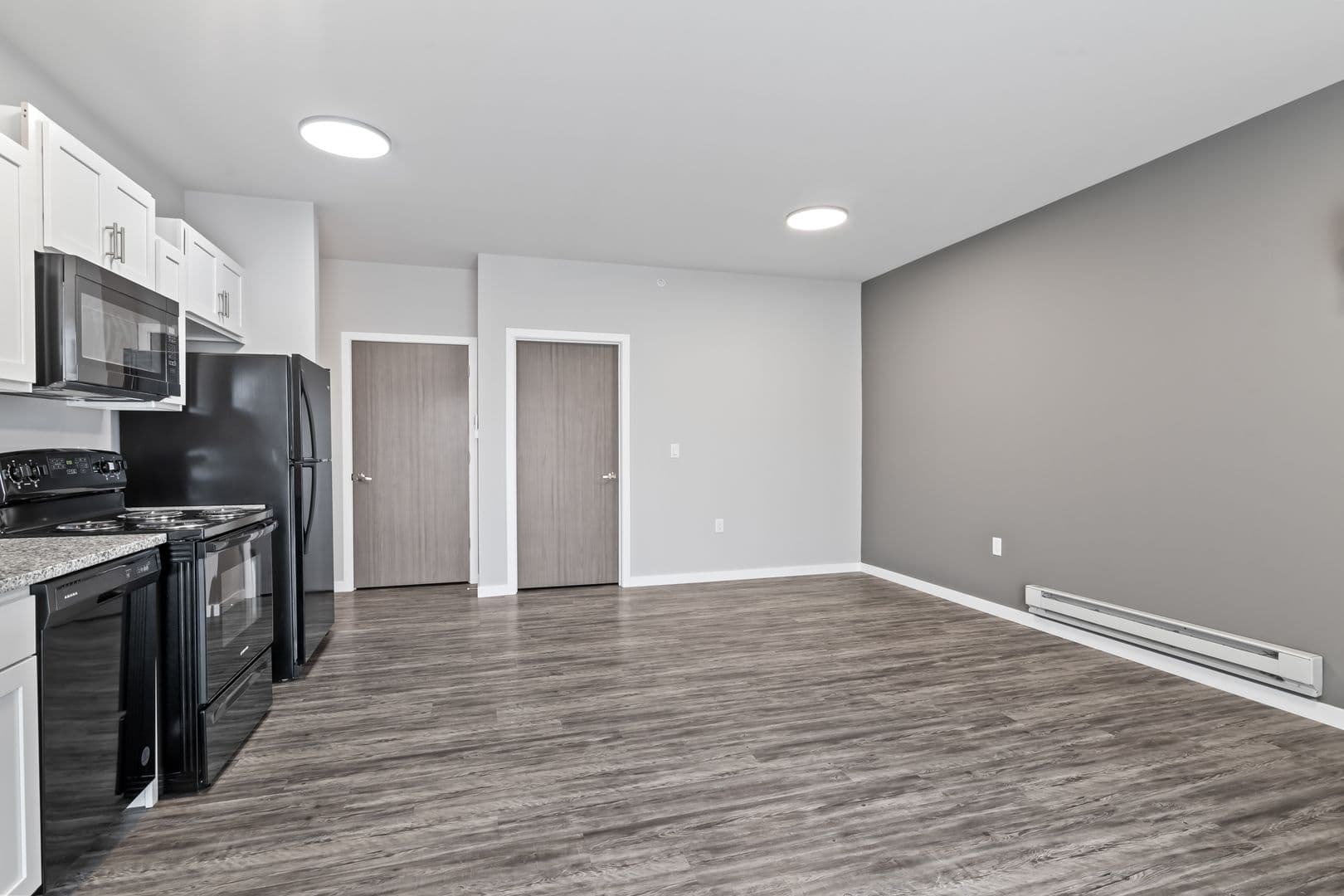 Lannon Apartment: 19400 Rock Pointe Way