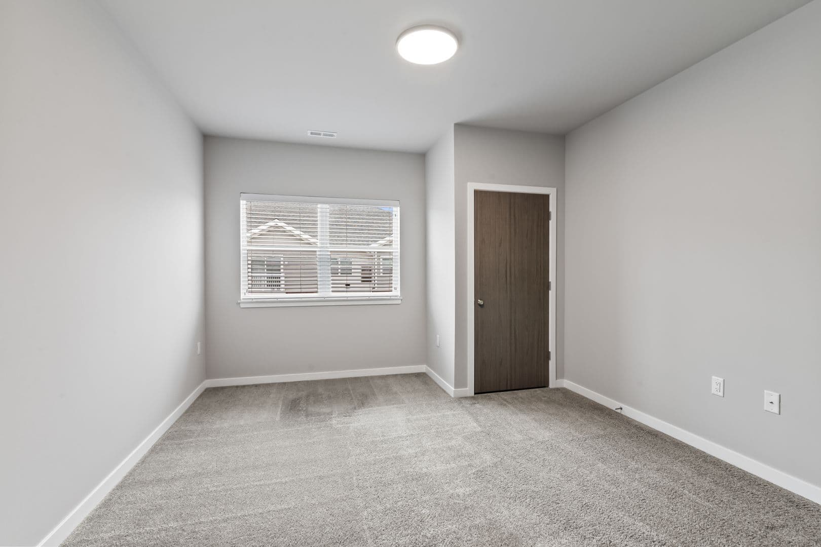 Lannon Apartment: 19400 Rock Pointe Way