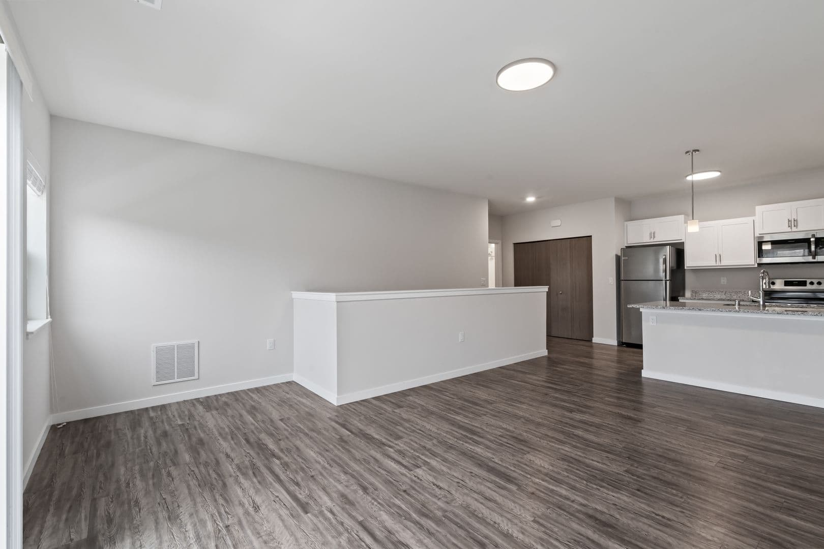 Lannon Apartment: 19400 Rock Pointe Way