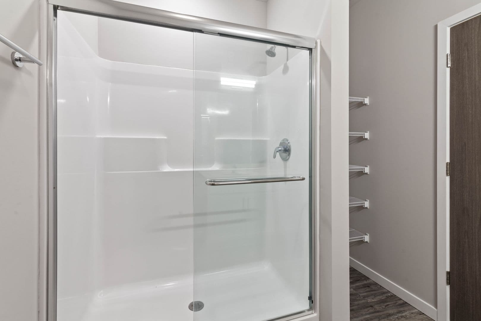 Lannon Apartment: 19400 Rock Pointe Way