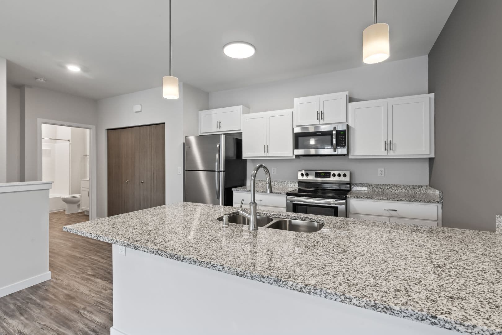Lannon Apartment: 19400 Rock Pointe Way