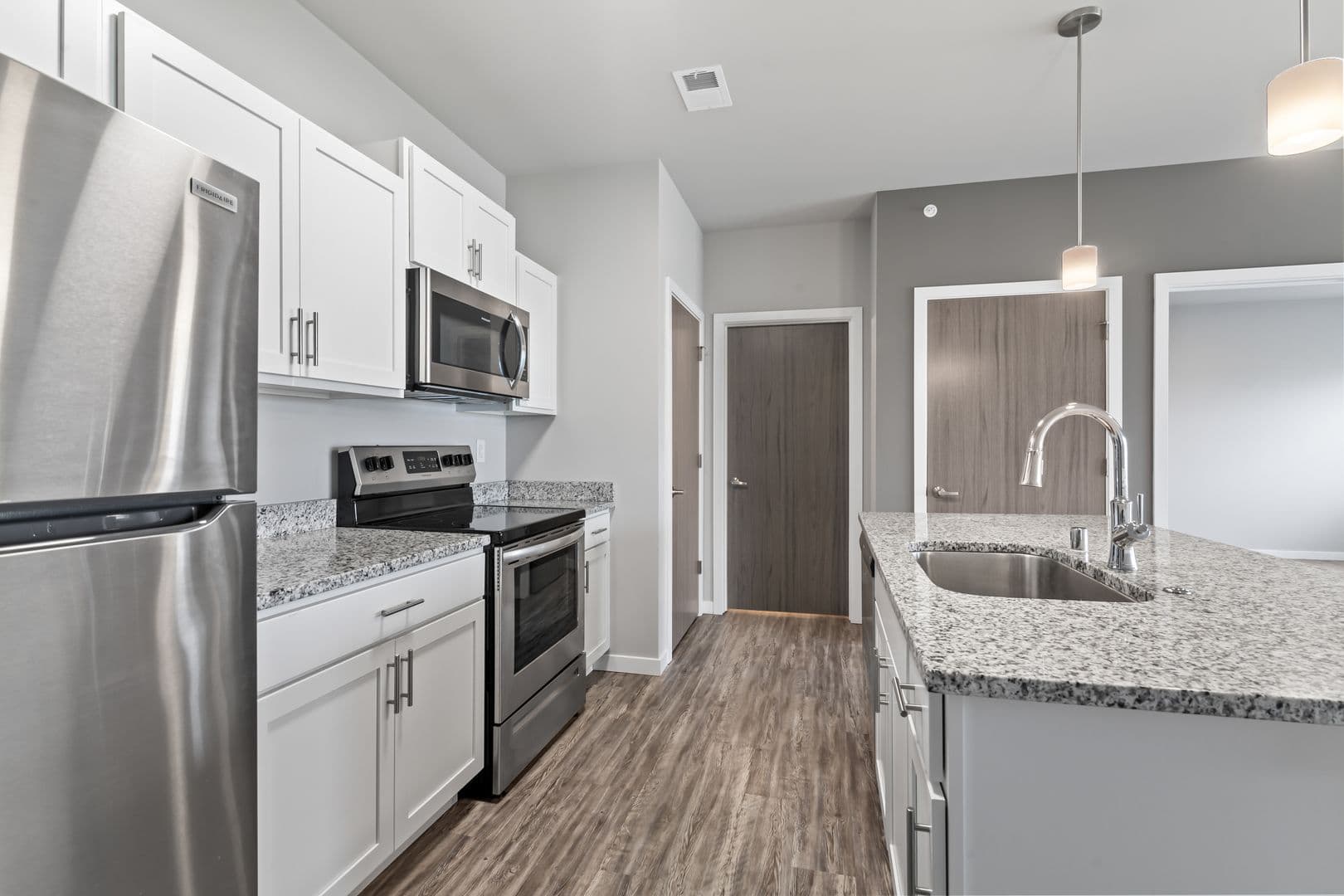 Lannon Apartment: 19400 Rock Pointe Way