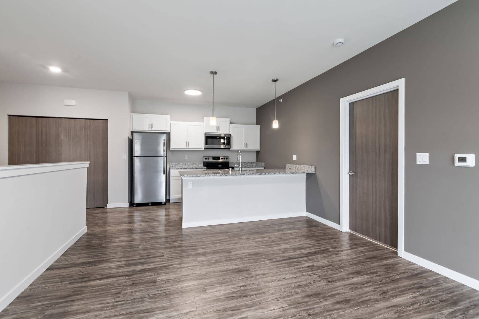 Lannon Apartment: 19400 Rock Pointe Way