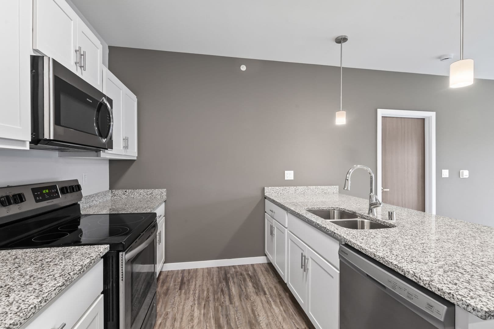 Lannon Apartment: 19400 Rock Pointe Way