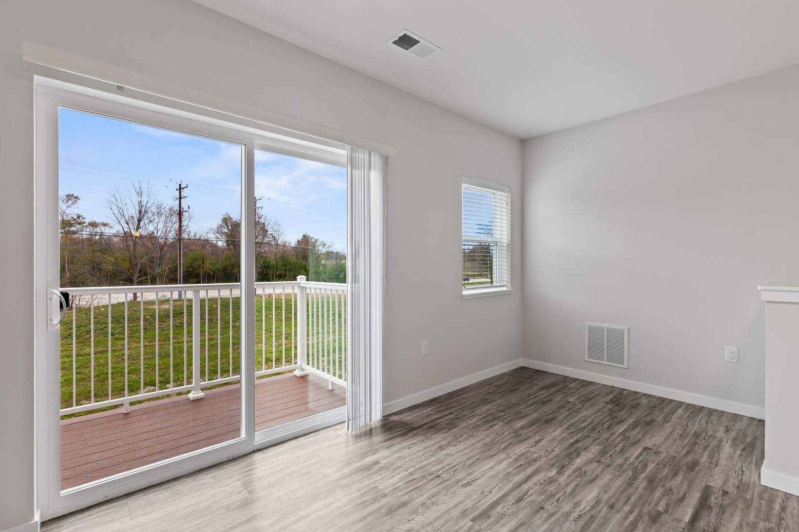 Lannon Apartment: 19400 Rock Pointe Way