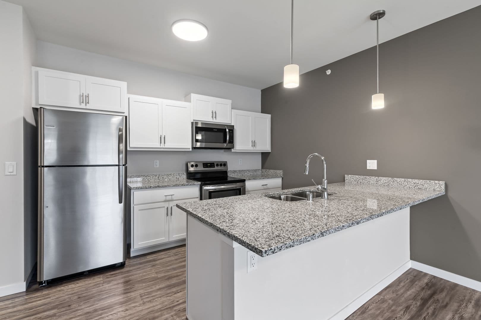 Lannon Apartment: 19400 Rock Pointe Way