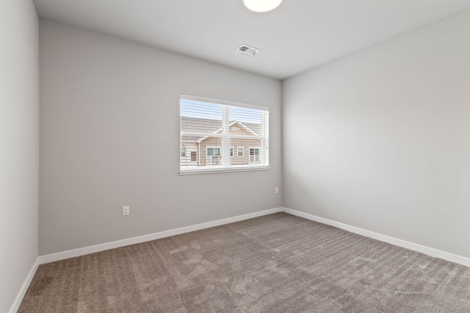 Lannon Apartment: 19400 Rock Pointe Way