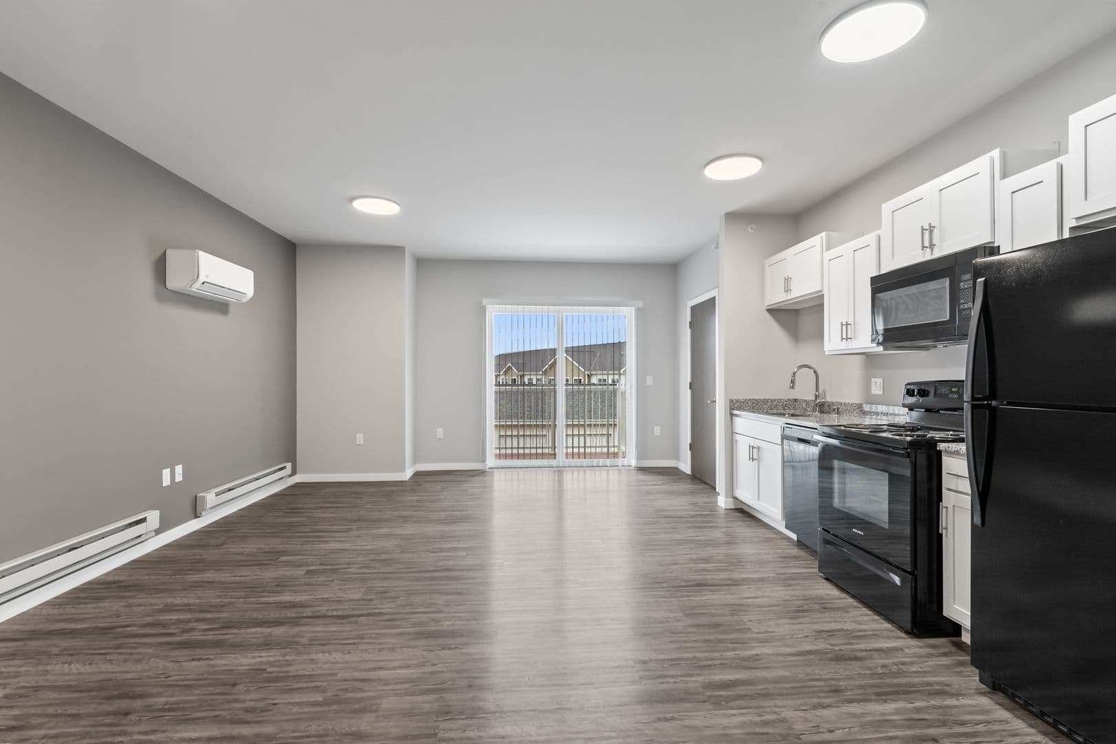 Lannon Apartment: 19400 Rock Pointe Way