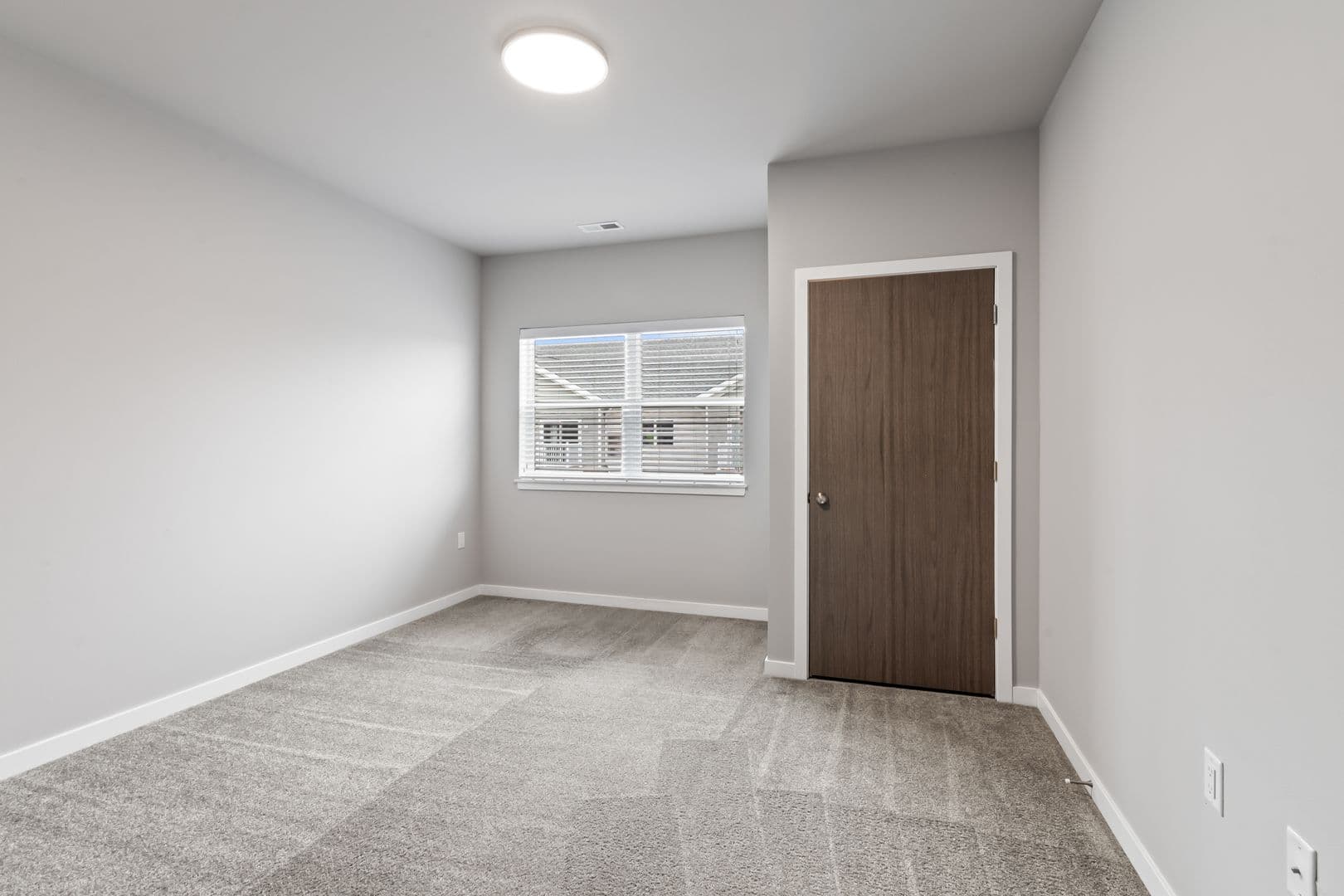 Lannon Apartment: 19400 Rock Pointe Way