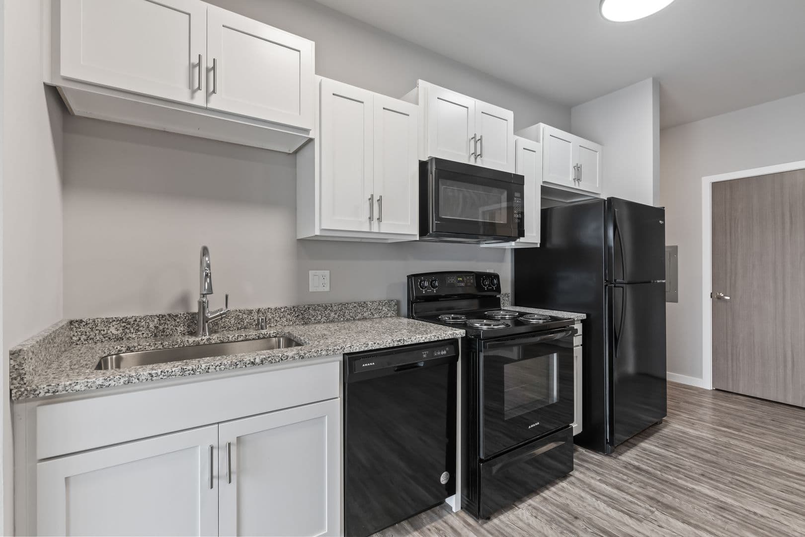 Lannon Apartment: 19400 Rock Pointe Way