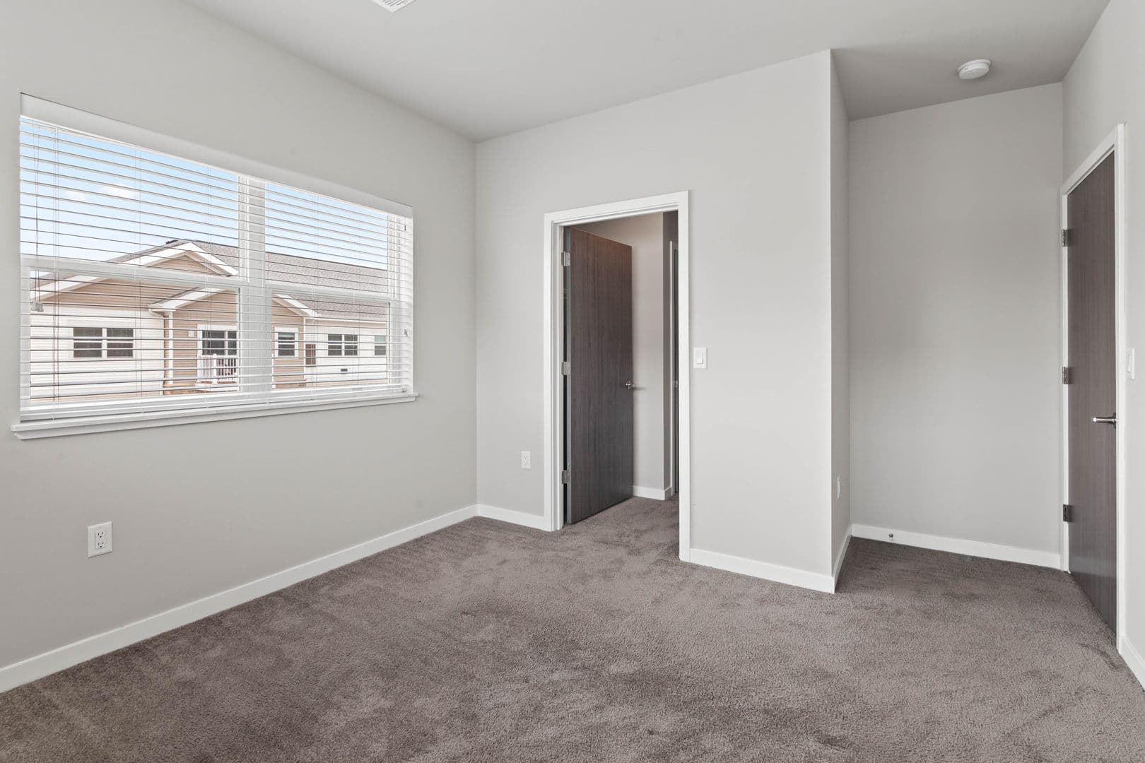 Lannon Apartment: 19400 Rock Pointe Way