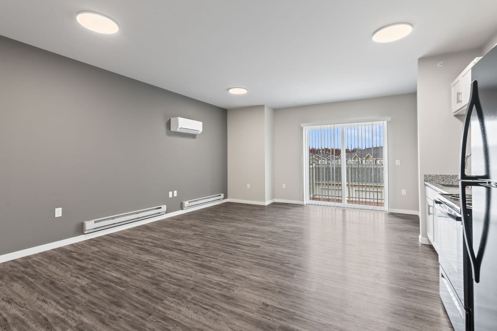 Lannon Apartment: 19400 Rock Pointe Way