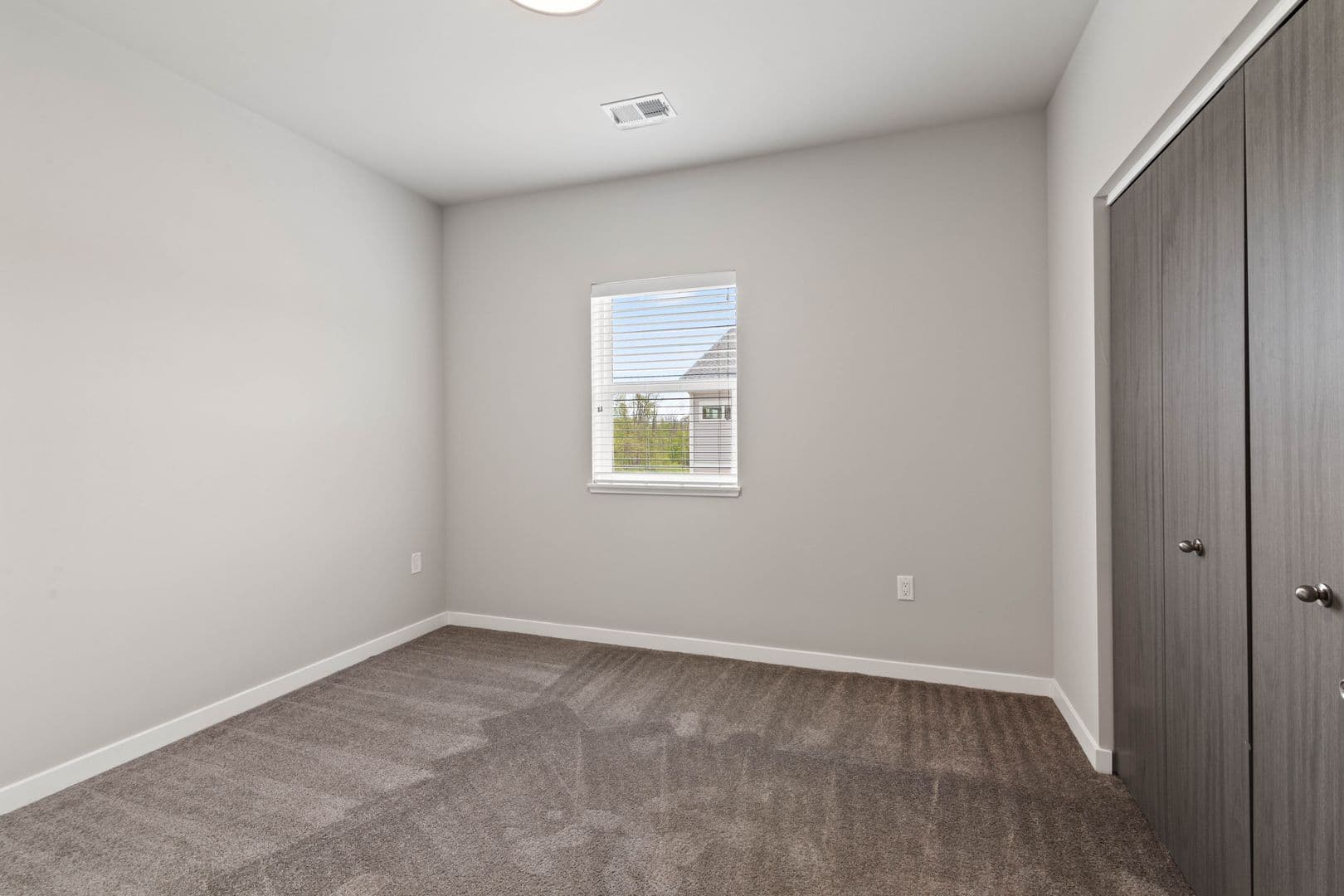 Lannon Apartment: 19400 Rock Pointe Way