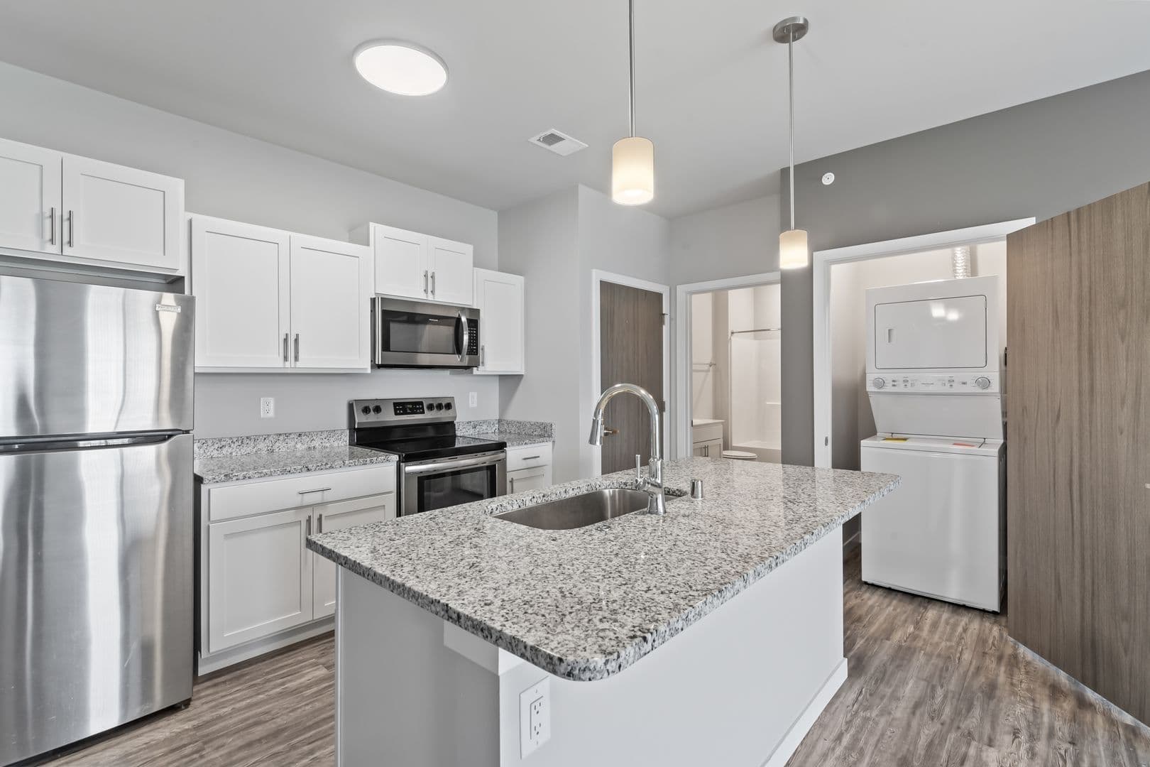 Lannon Apartment: 19400 Rock Pointe Way