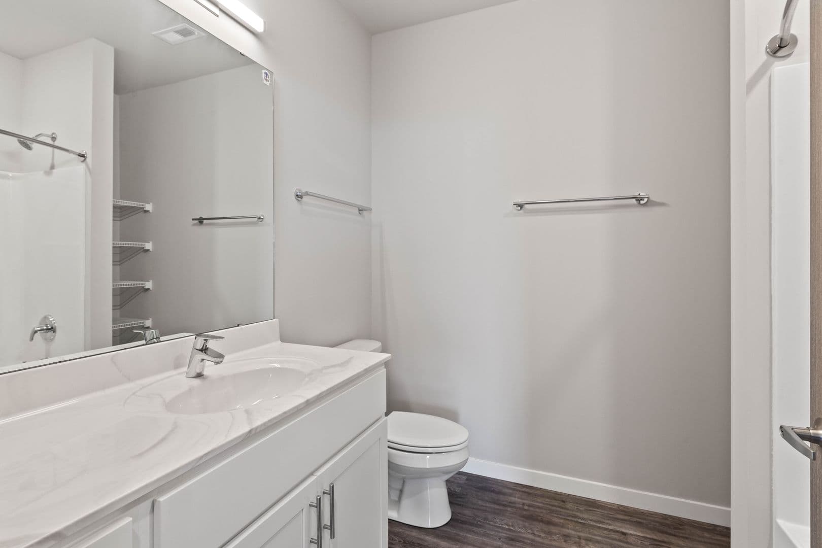 Lannon Apartment: 19400 Rock Pointe Way