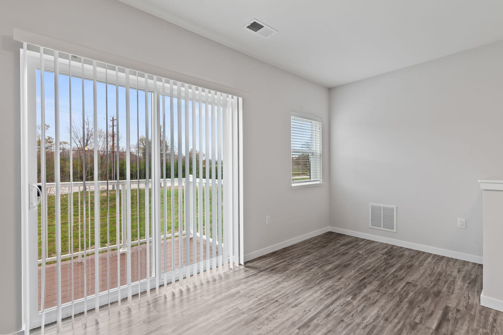 Lannon Apartment: 19400 Rock Pointe Way