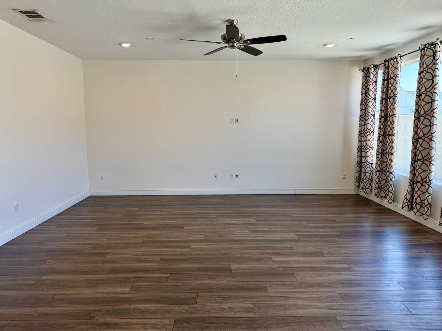 Fresno House: 5817 E Truman Ave