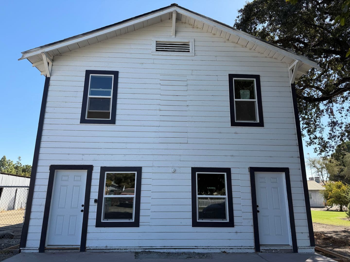 Tranquillity Apartment: 5992 Juanche Ave