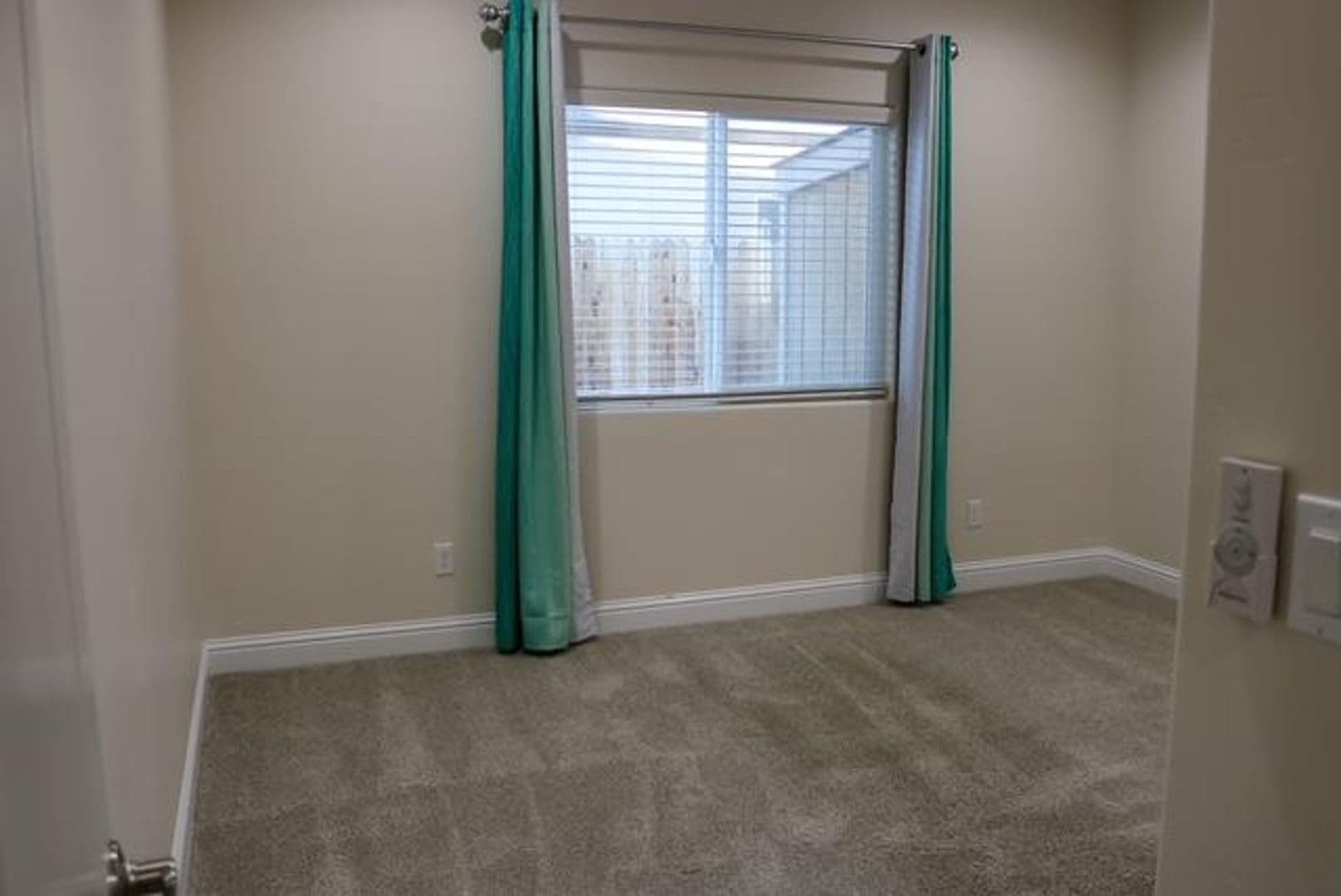Lemoore House: 729 Castellina St