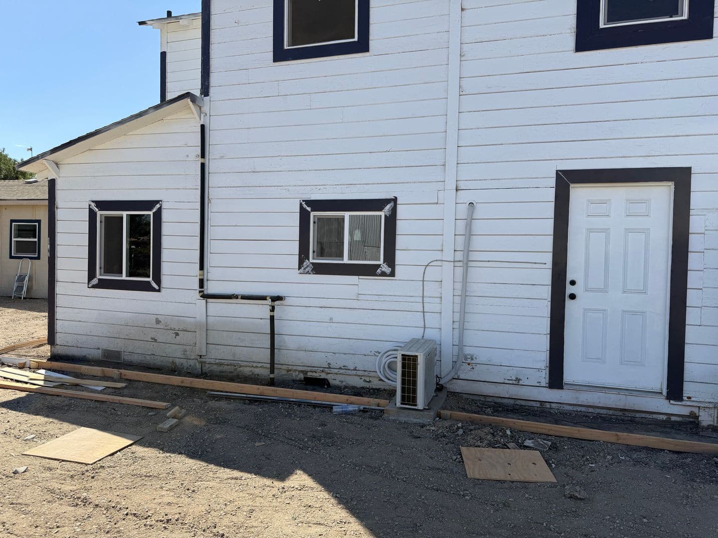 Tranquillity Apartment: 5992 Juanche Ave