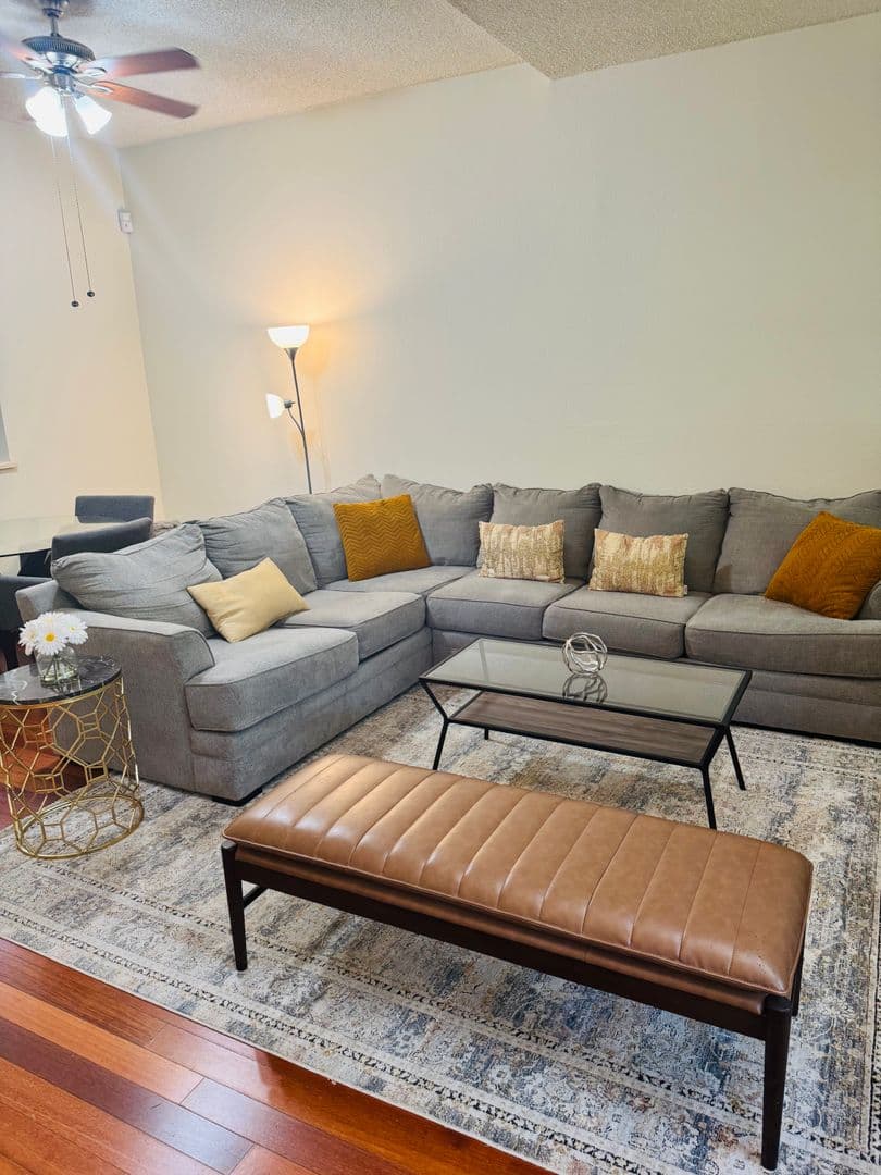 Fresno House: 2890 Huntington Blvd #150